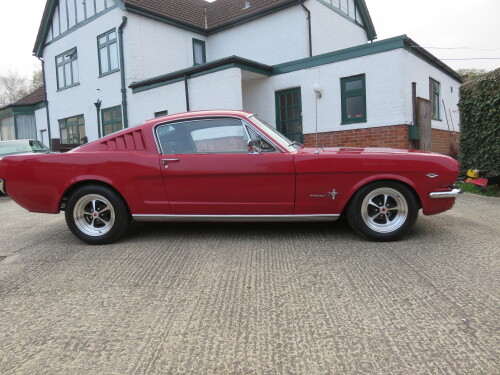 Ford-Mustang-1965-Fastback-Coupe-02.jpg