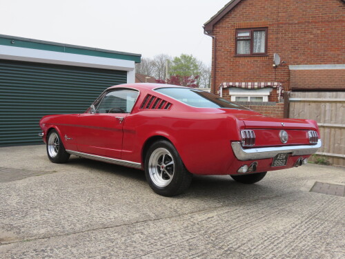 Ford-Mustang-1965-Fastback-Coupe-05.jpg