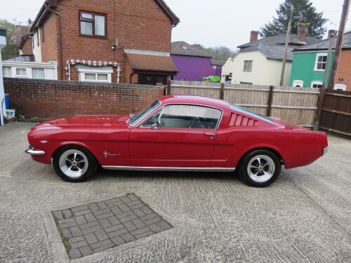 Ford-Mustang-1965-Fastback-Coupe-06.jpg