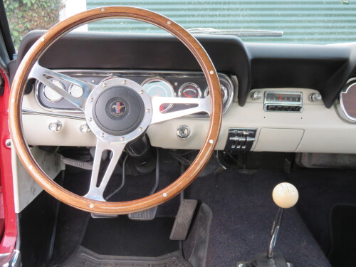 Ford-Mustang-1965-Fastback-Coupe-volant.jpg